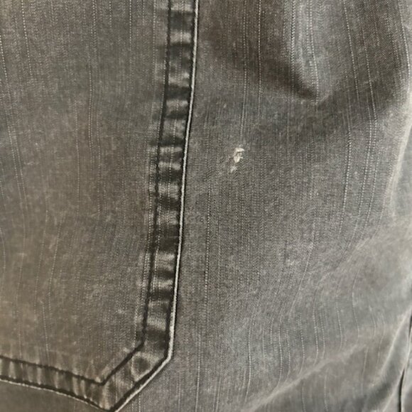 RVCA Women's Zada Utility Jumper in Washed Black- Size Large (fits like a small) - Picture 9 of 9